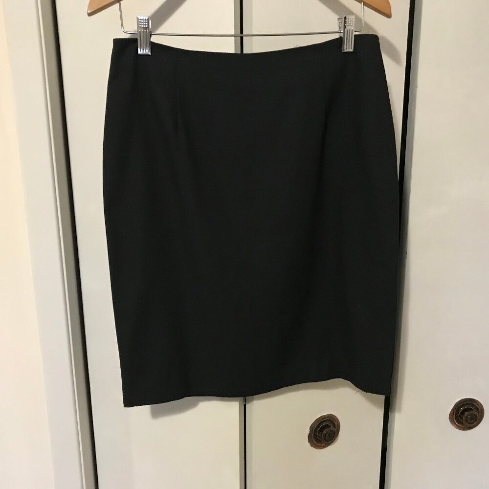 Isaac Mizrahi Ladies Black Skirt Size 14